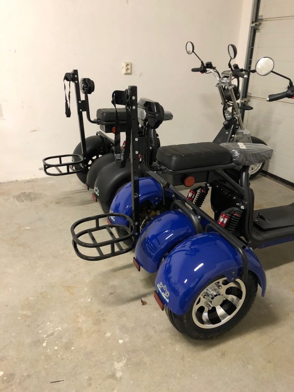 Electrische 3-wheel scooter met golftashouder