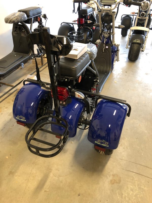 Electrische 3-wheel scooter met golftashouder
